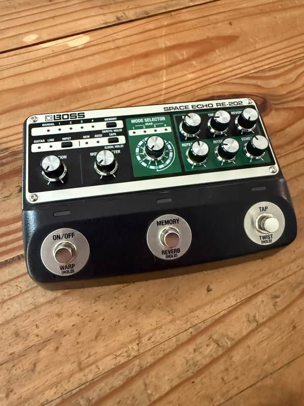 Boss RE-202 Space Echo 2022 - Present - Black / Green