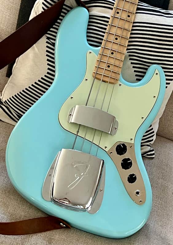 Squier  Classic Vibe Jazz Bass Loaded Body + Extras