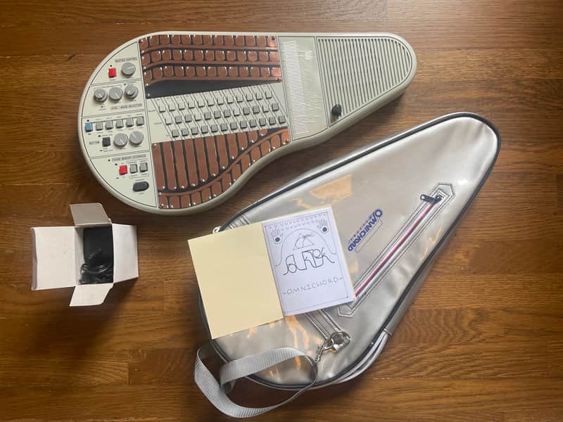 Folktek Modified Omnichord om-84 w soft case