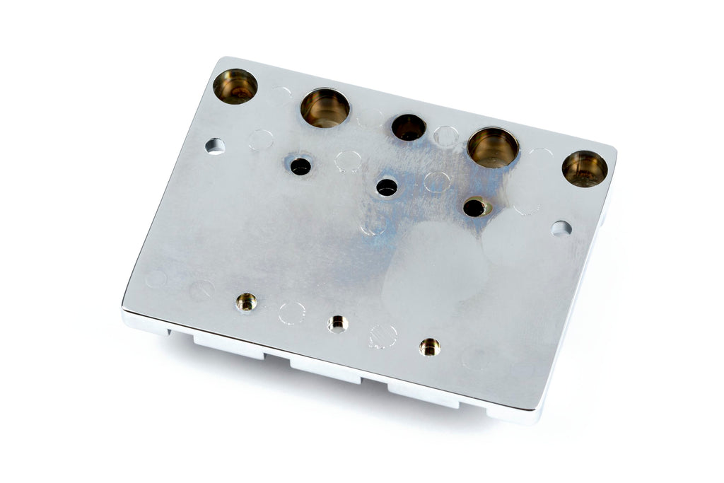 Fender® HiMass™ 4-String Bass Bridge Assembly With Brass Saddles
