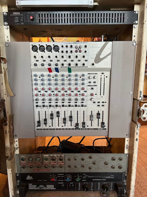 Yamaha Graphic Eq + Wharfedale Mixing Board + dbx Compressor / Limiter + SAE P50 Amp ALL IN ONE on wheels- 80s- 90s