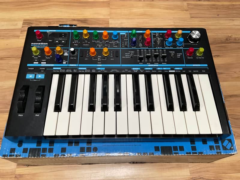 Novation Bass Station II 25-Key Monophonic Synthesizer 2013 - Present - Black