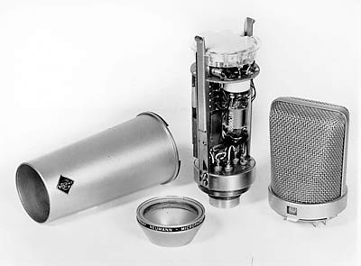 NEUMANN U 67 Set — Microphone, studio recording microphone body
