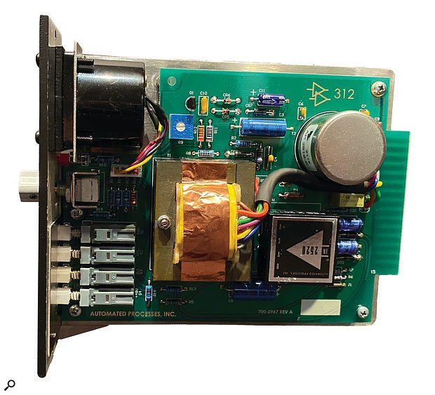API 312 — Preamp / DI