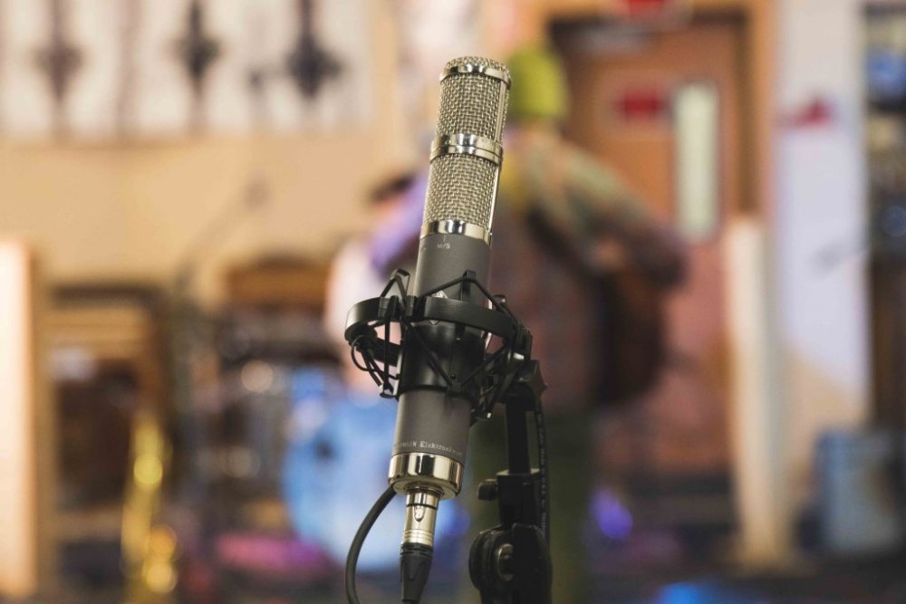TELEFUNKEN C12 — Microphone, studio recording microphone body