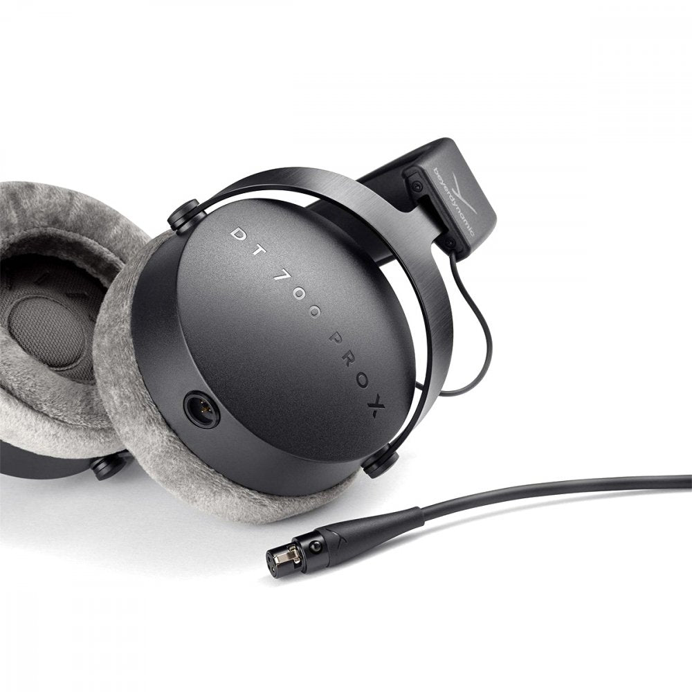 BEYERDYNAMIC DT 700 PRO X — Headphones