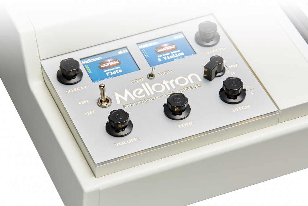MELLOTRON M4000D Mini White — Synthesizer