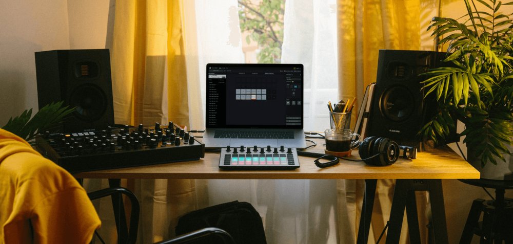 NOVATION Circuit Rhythm — Synthesizer