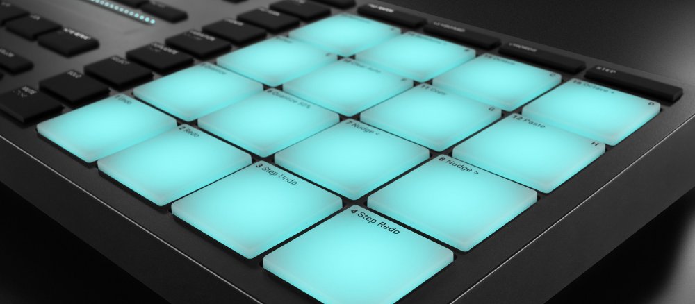 NATIVE INSTRUMENTS Maschine Mikro Mk3 — Drum Machine, rhythm production drum machine