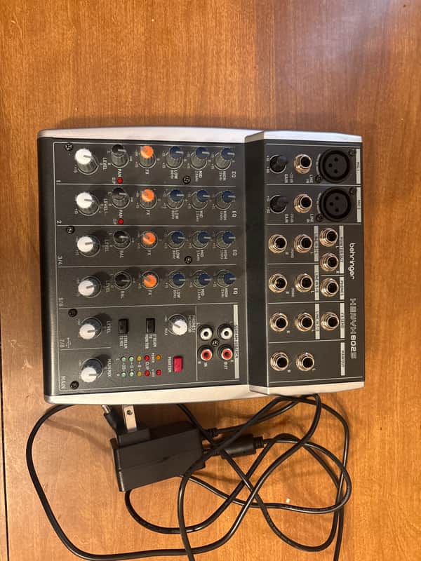 Behringer XENYX 802S 8-Channel Mixer with Bluetooth Streaming 2024 - Present - Black