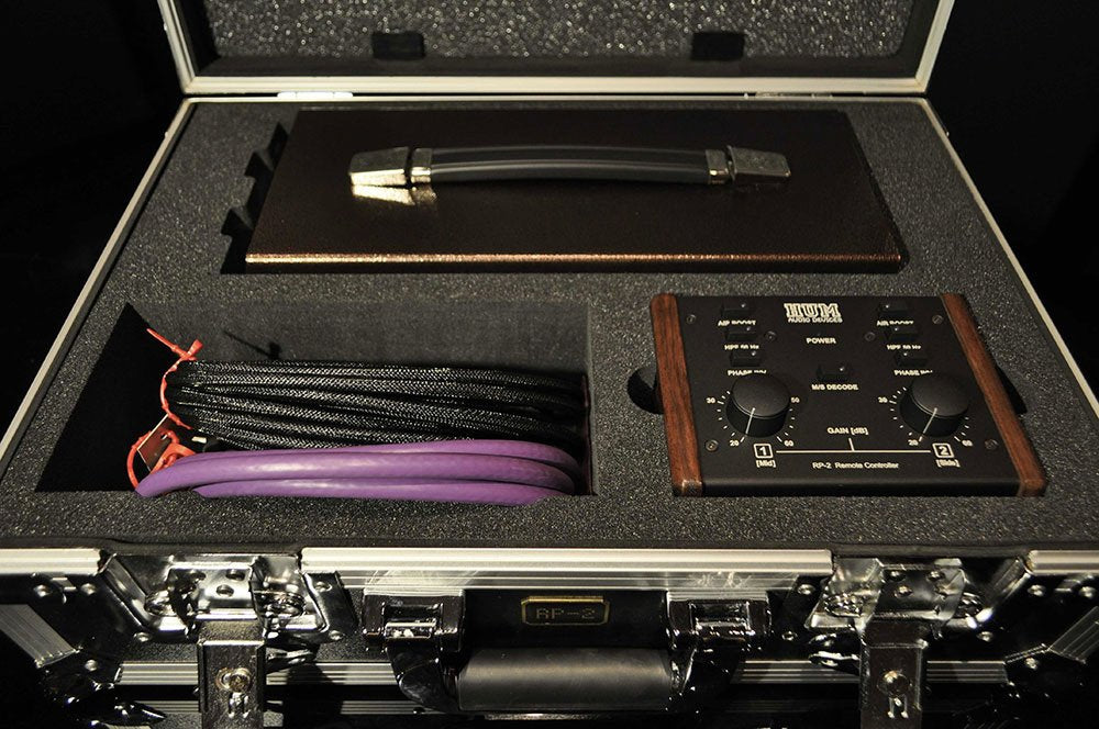 HUM AUDIO PR-2 Mic Amp — Microphone, studio recording microphone body