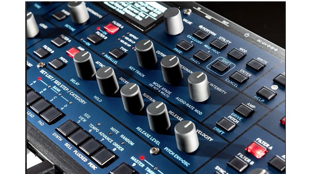KORG multi/poly — Synthesizer