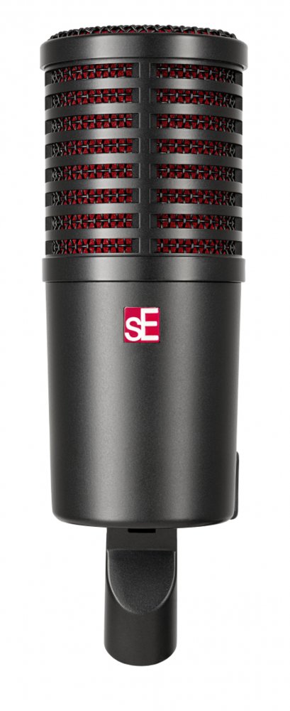 Black studio microphone with red mesh grille and mounting adapter, displaying 'sE' logo on the body.