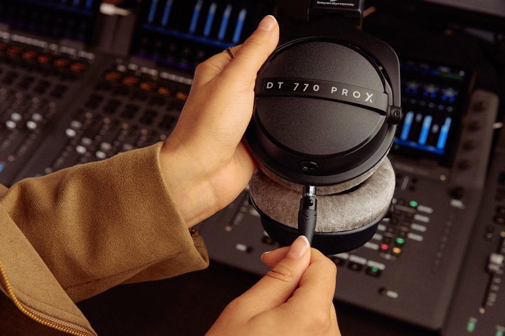 BEYERDYNAMIC DT 770 PRO X — Headphones