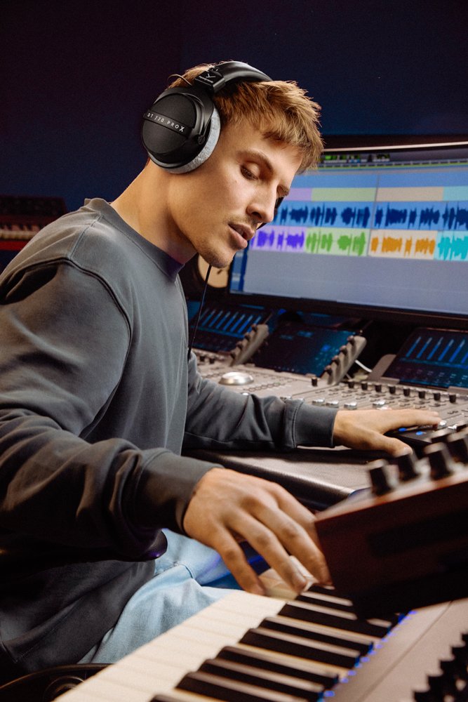 BEYERDYNAMIC DT 770 PRO X — Headphones