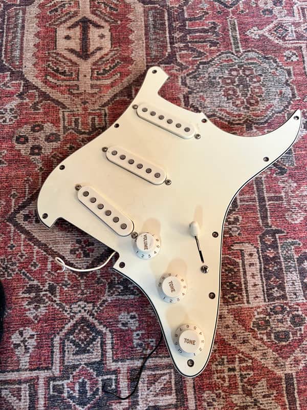 Suhr V70 pickups Fender Stratocaster loaded pickguard
