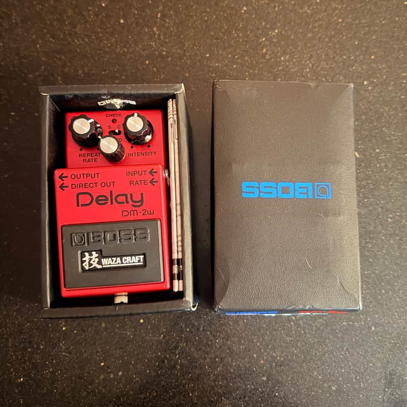 Boss DM-2W Delay Waza Craft 2015 - Present - Pink
