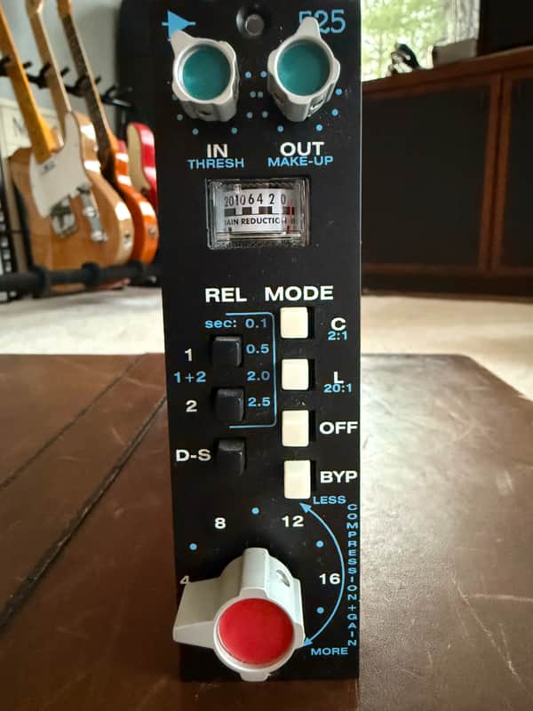 API 525 500 Series Compressor / Limiter Module 2000 - Present - Black