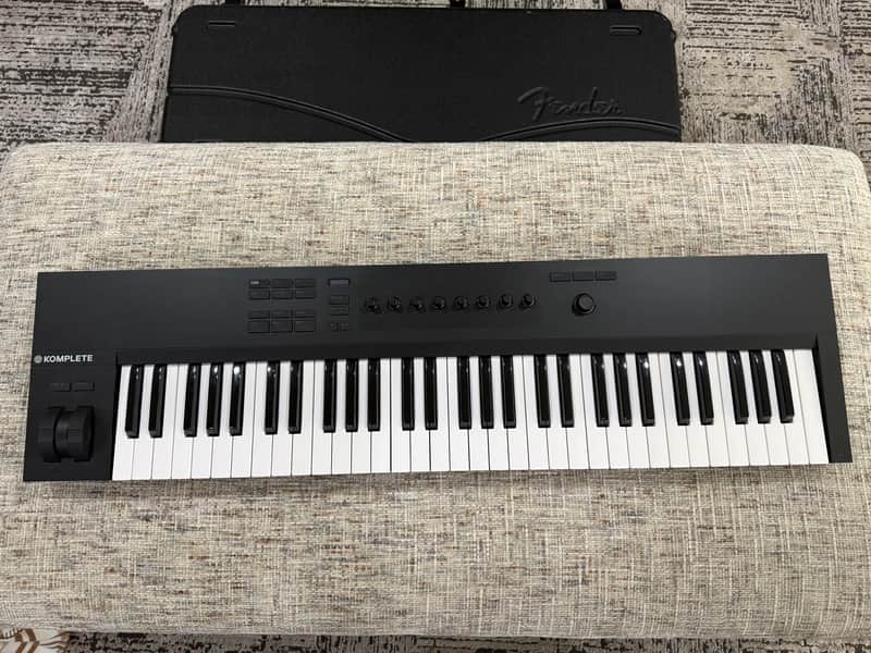 Native Instruments Komplete Kontrol A61 2018 - Present - Black