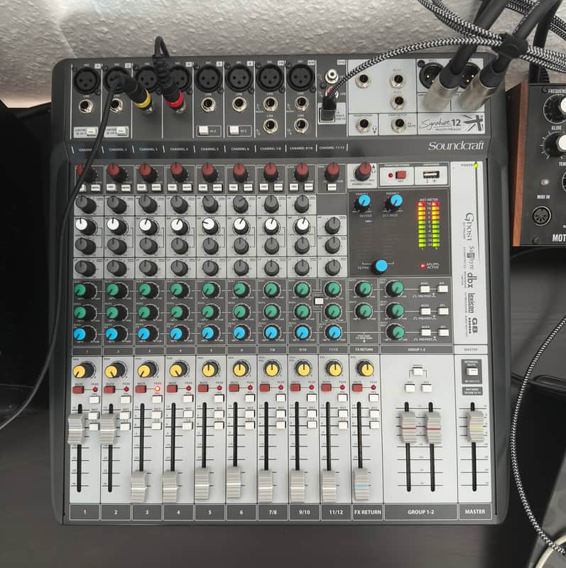 Soundcraft Signature 12 MTK 12-Channel Multi-Track Analog USB Mixer with Effects 2010s - Grey/Black
