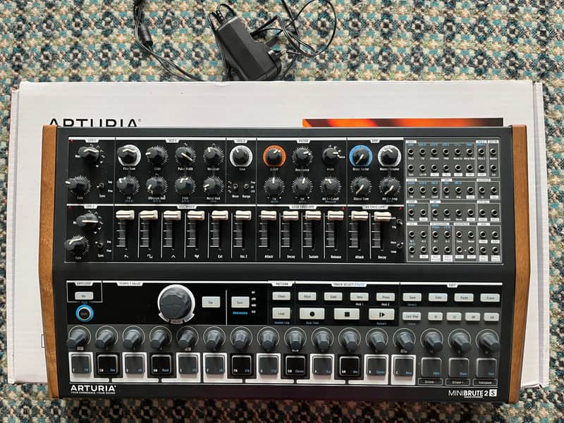 Arturia MiniBrute 2S Desktop Synthesizer 2018 - Present - Black