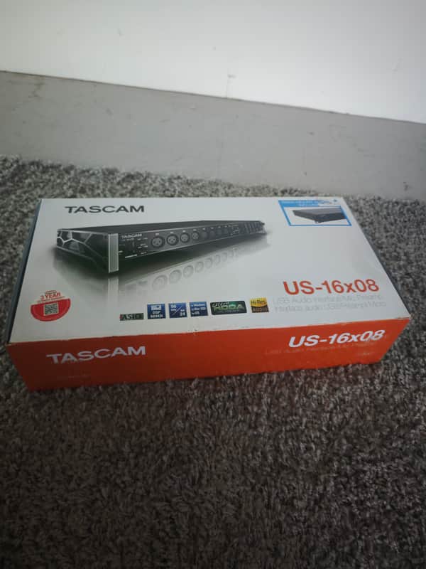TASCAM Us-16x08 2023 - Black