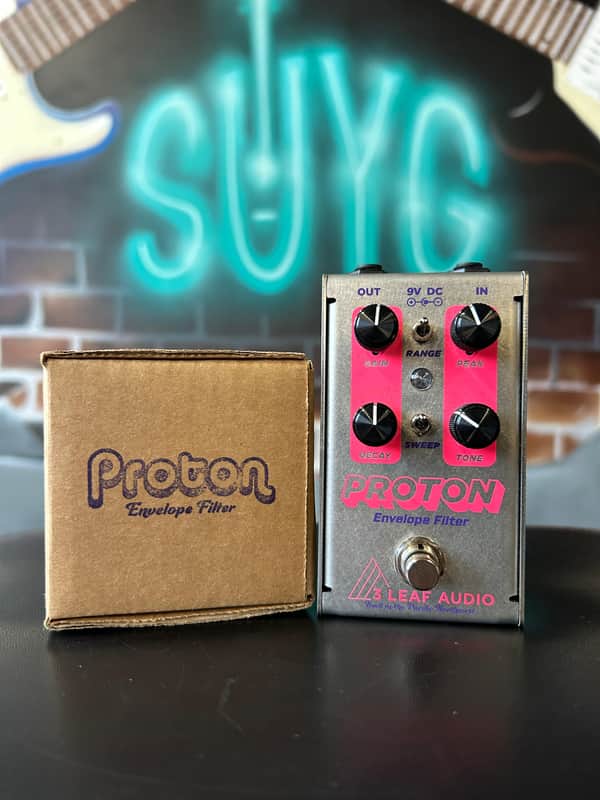 3 Leaf Audio Proton MK4 Envelope Filter Neon Glow Effects Pedal