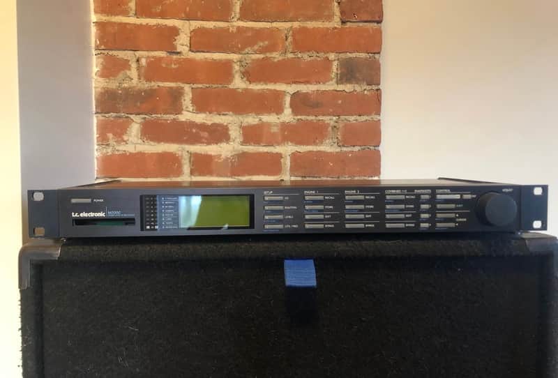 TC Electronic M2000 Multi-Effect Unit 2010s - Silver