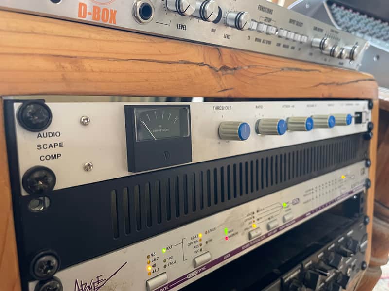 AudioScape Engineering Co. G Series Bus comp 2020-2026 - White