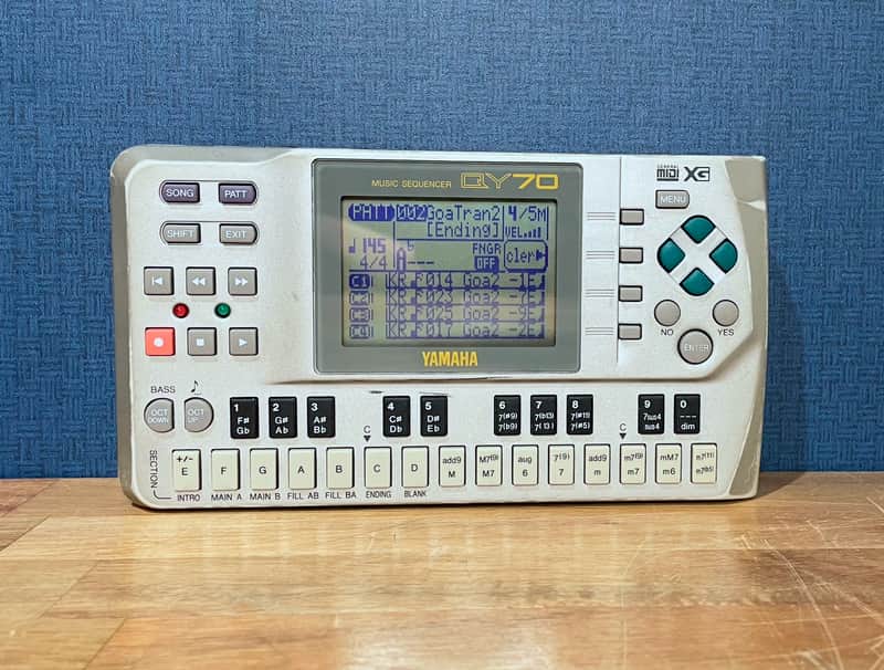 Yamaha QY70 Sequencer - Silver