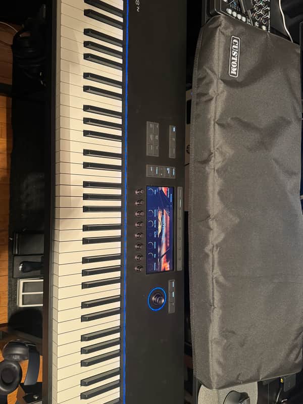 Native Instruments Komplete Kontrol S88 MK3 2023 - Present - Black