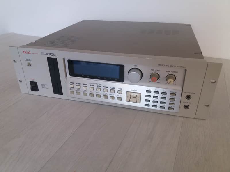Akai S3000 MIDI Stereo Digital Sampler 4MB Serviced