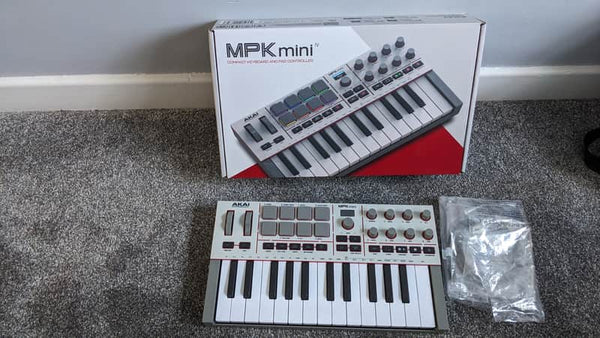 Akai MPK Mini 4 2026 - Grey