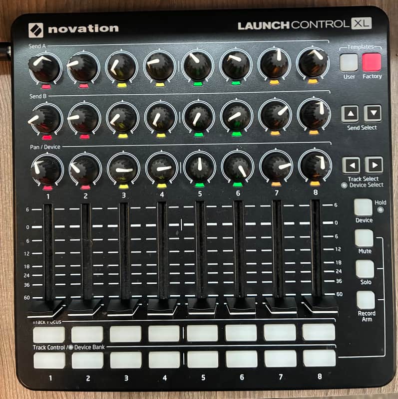 Novation Launch Control XL MK2 MIDI DAW Controller 2022 - 2025 - Black