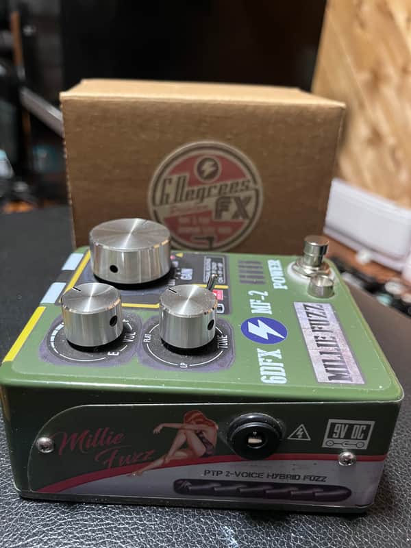 6 Degrees FX Millie Fuzz 2010s - Green/Yellow/Black