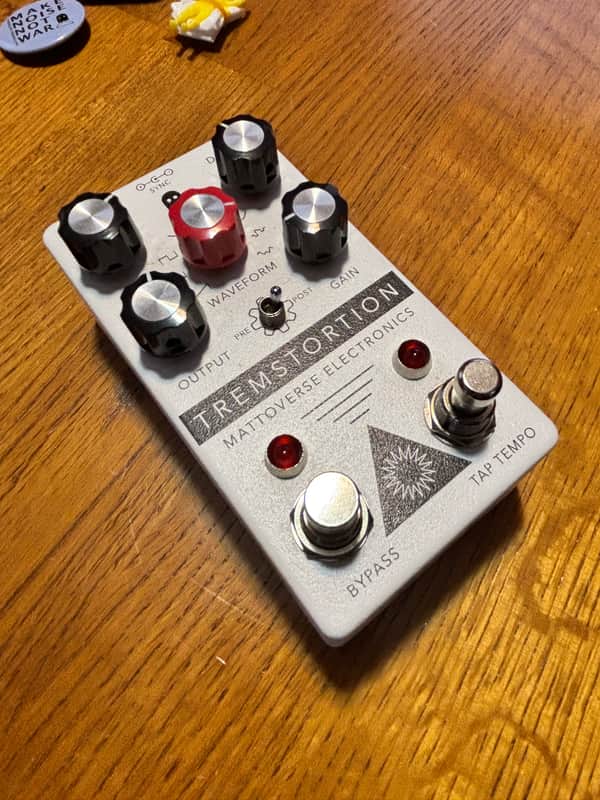 Mattoverse Electronics Tremstortion - White
