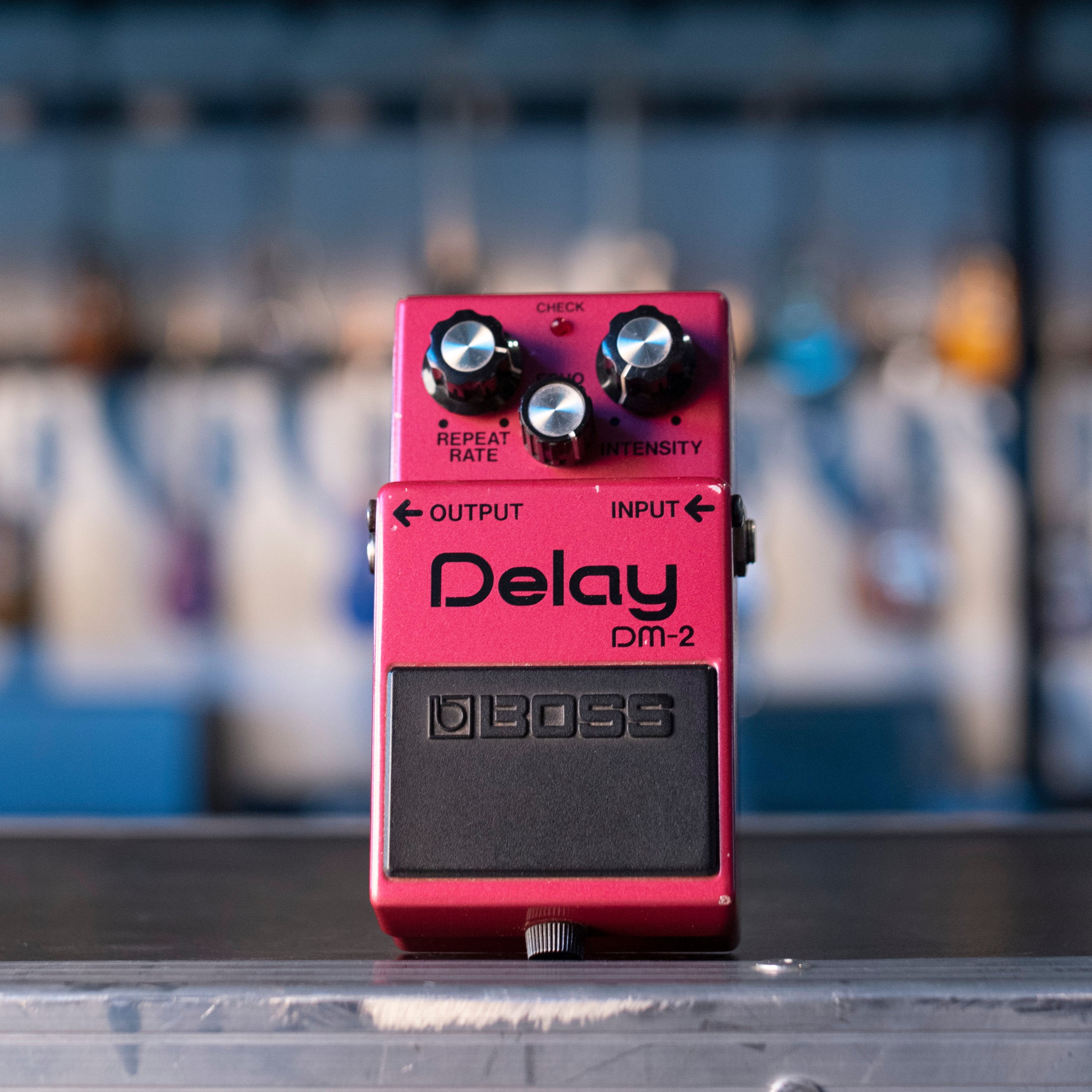 VINTAGE BOSS  DM-2 ANALOG DELAY WITH BOX AND MANUAL