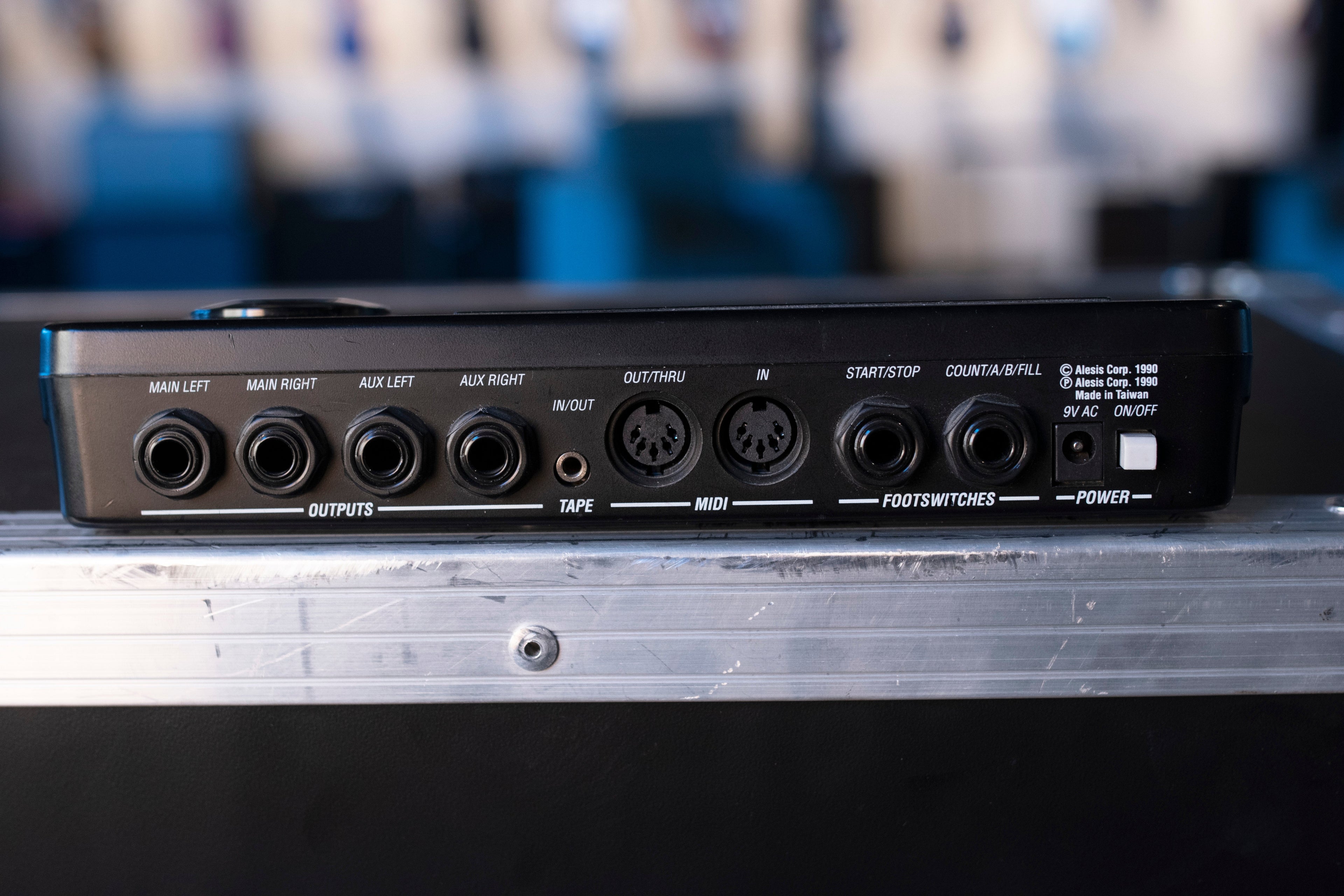 ALESIS SR-16 DRUM MACHINE