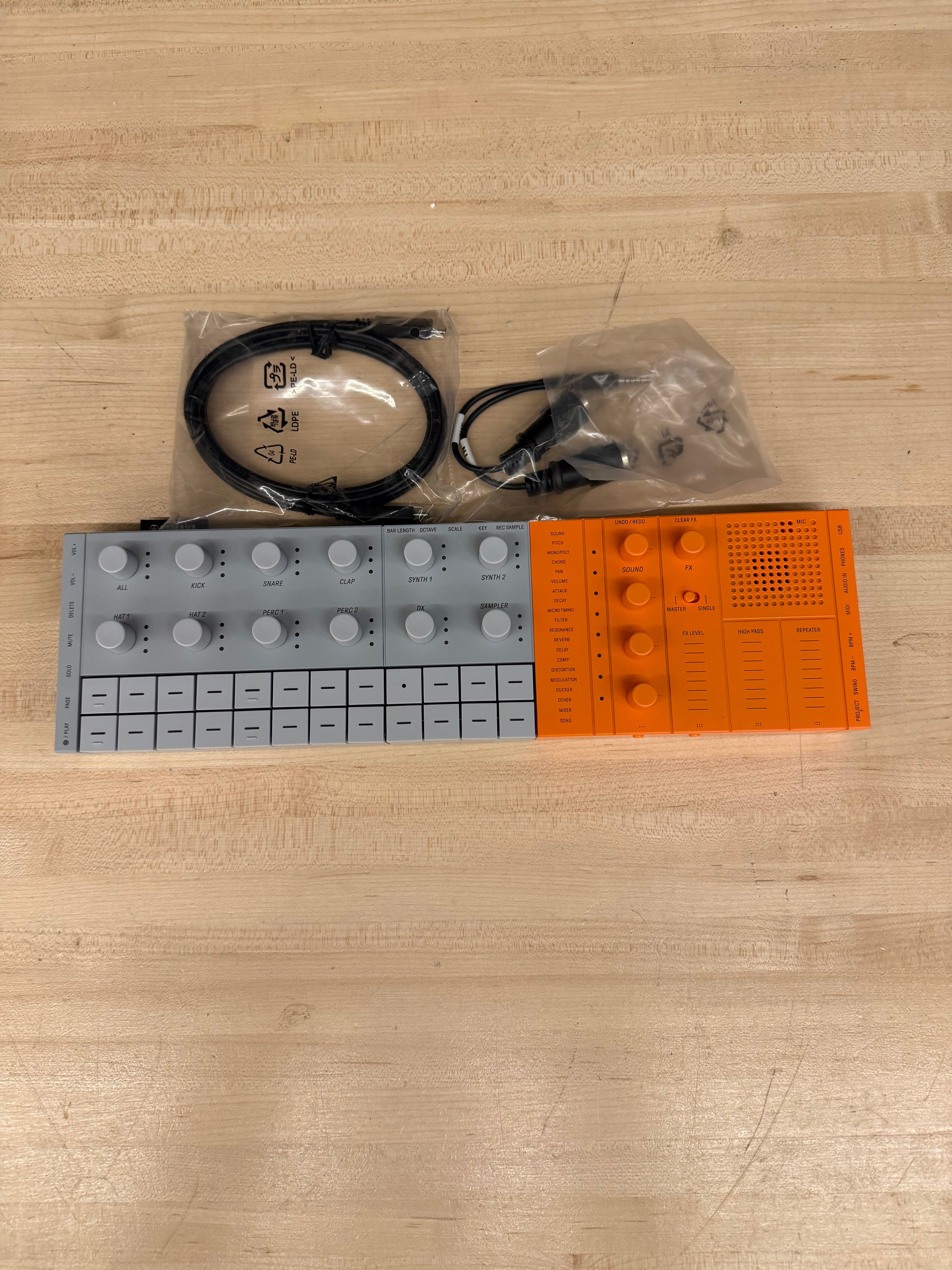 Yamaha SEQTRAK Mobile Music Ideastation Orange, keyboard synthesizer instrument