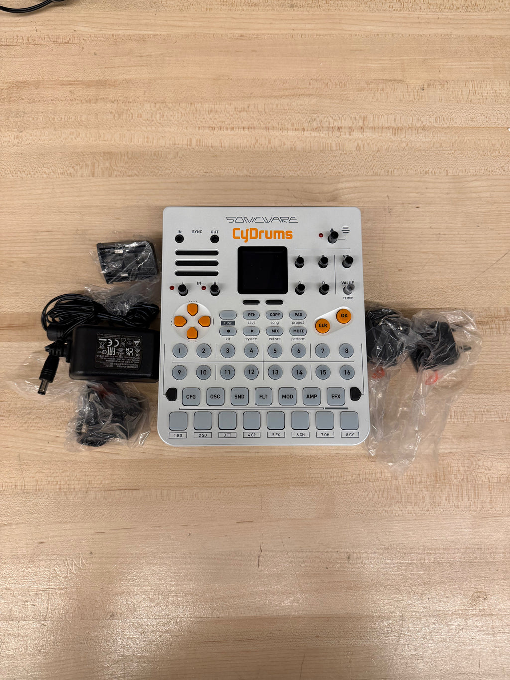Sonicware CyDrums - Expressive Drum Synthesizer, keyboard synthesizer instrument