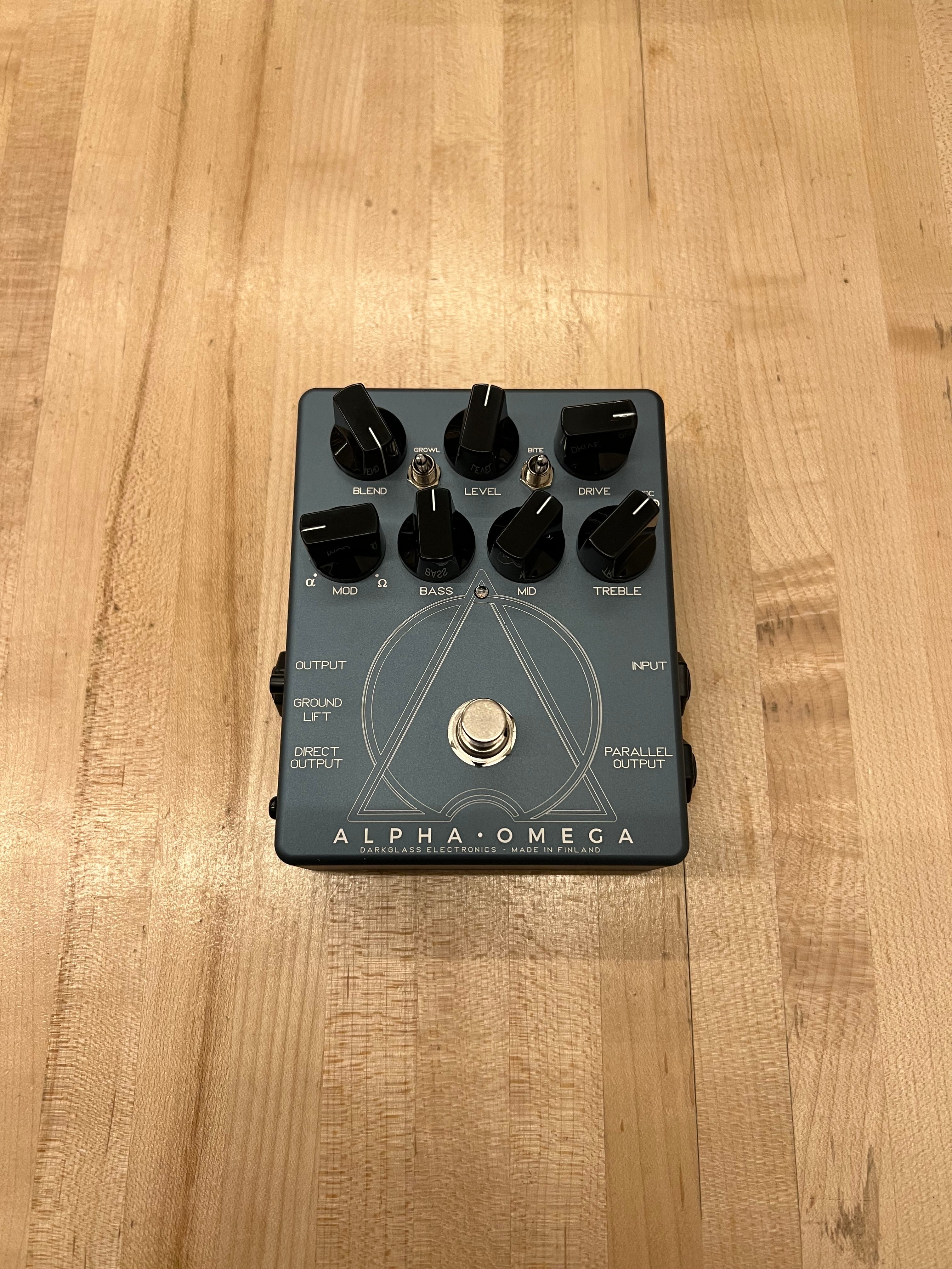 Darkglass Electronics Alpha Omega Bass Preamp Pedal