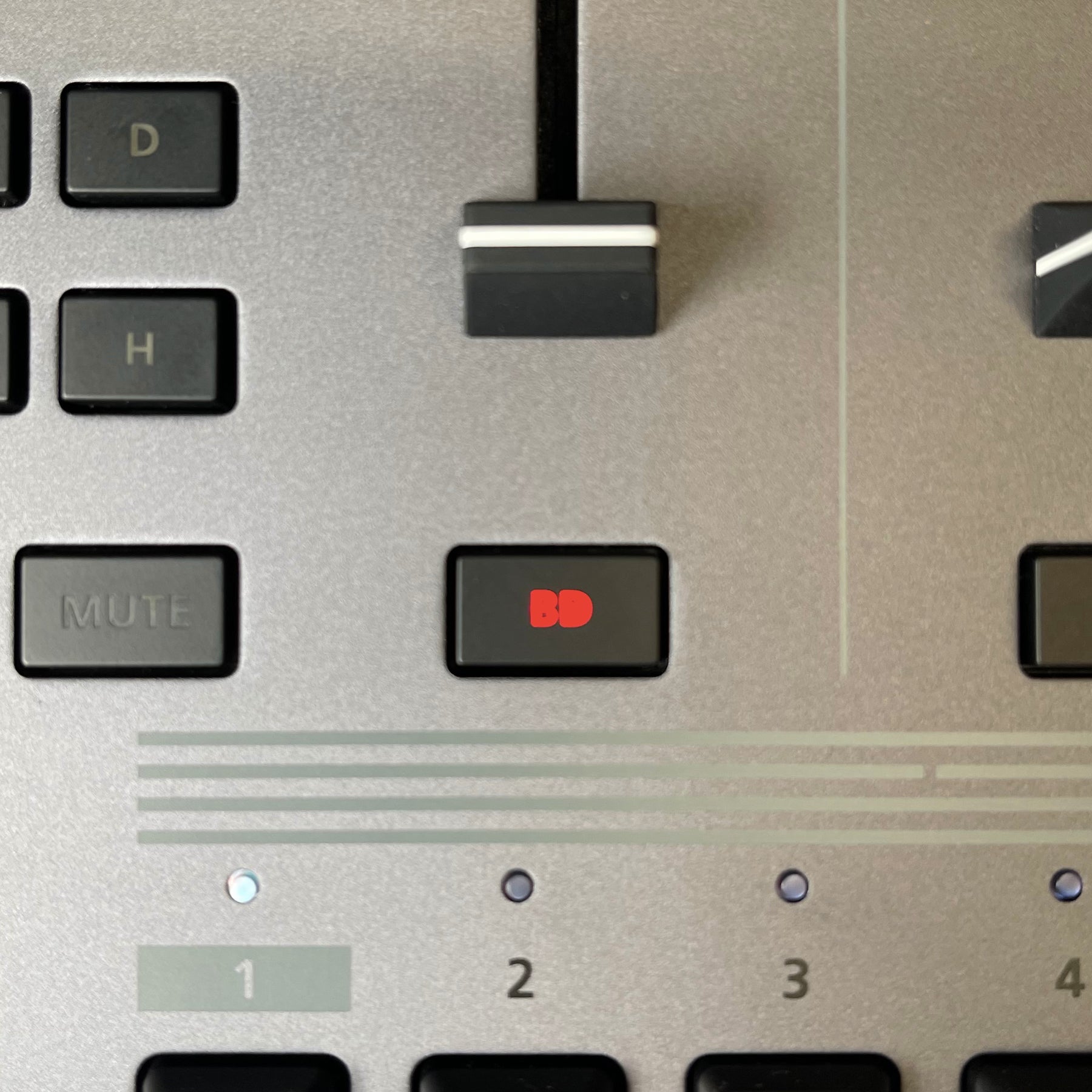 Roland TR-1000 (Used), rhythm production drum machine