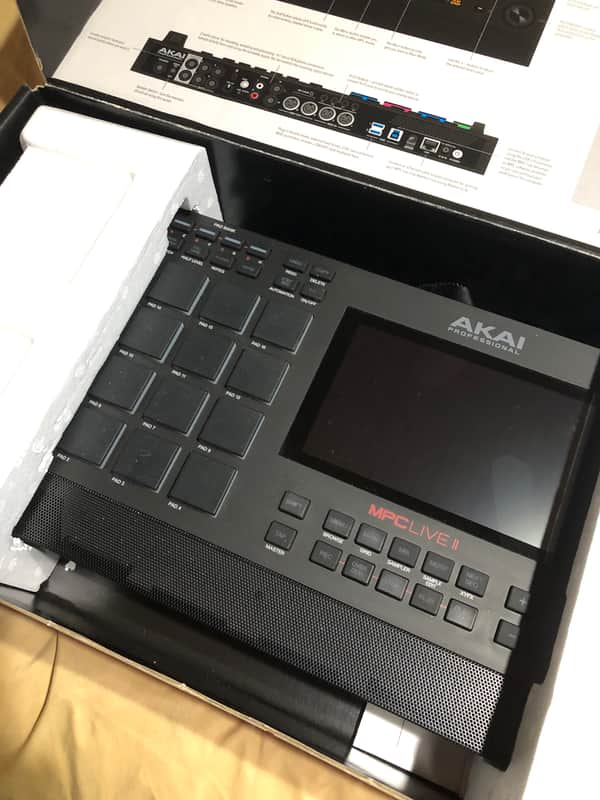 Akai MPC Live II (mk2- cv, speaker and battery) Standalone Sampler / Sequencer