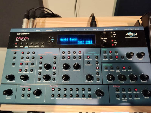 Novation Nova 12-Voice Desktop Synthesizer 1999 Blue