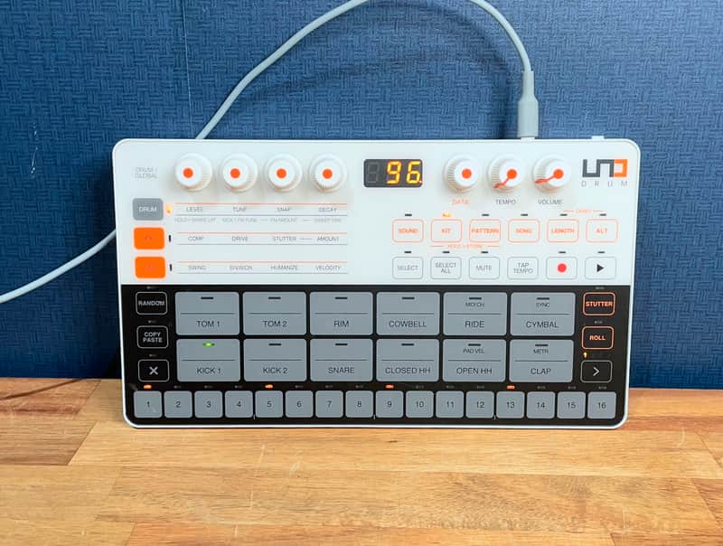 IK Multimedia UNO Drum Analog/PCM Drum Machine w/ Sound Libraries