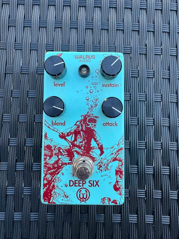 Walrus Audio Deep Six Compressor V1 2012 - 2018 - Blue / Red Diver
