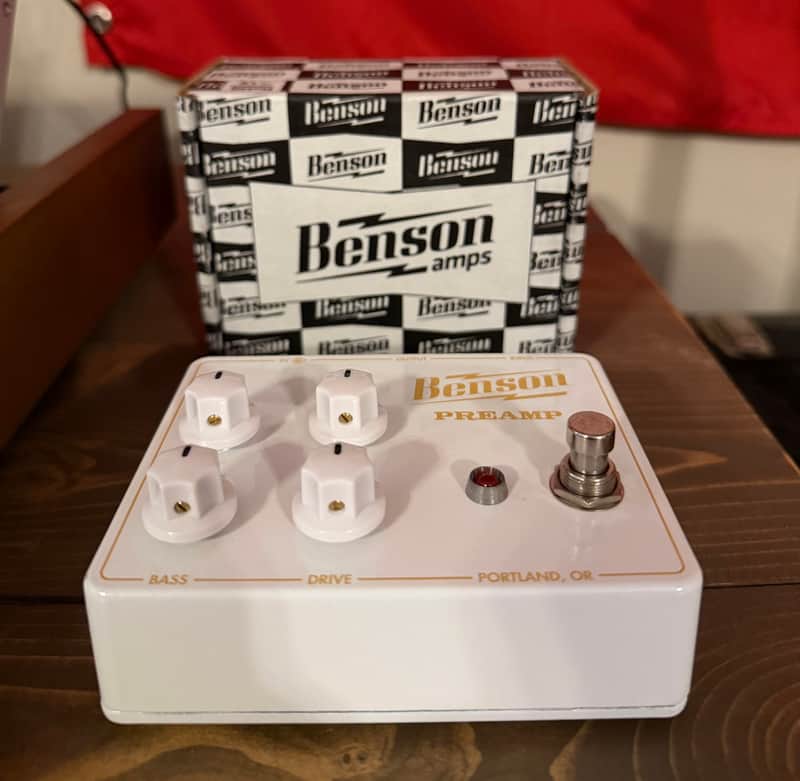 Benson Amps Preamp Pedal (White and Gold)