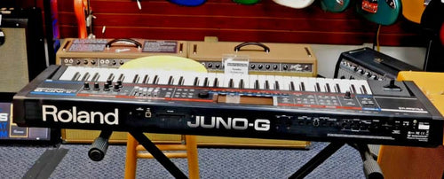 2009 Roland Juno-G 61-Key 128-Voice Expandable Synthesizer Workstation w/Gig Bag! VERY NICE!!!
