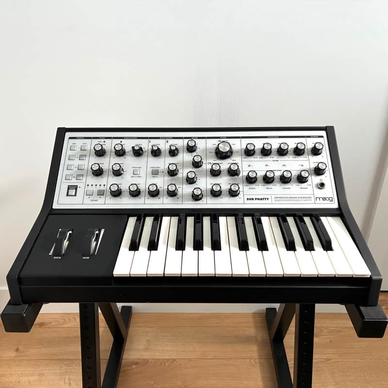 Moog Sub Phatty Sound Design & Performance Analog Synth + Dust Cover!