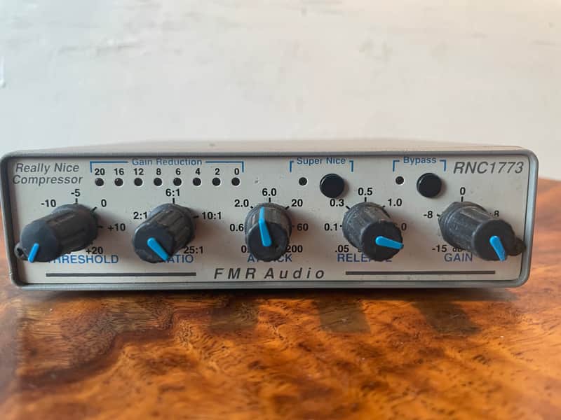 FMR Audio Really Nice Compressor RNC 1773 2000s - White